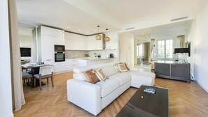 Unclassified image, 2 of 3, button - Apartment Near Cannes Beaches & Croisette (Cannes)