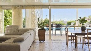 Living area - Villa in Antibes With Pool and Sea View (Antibes)