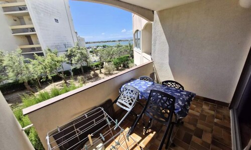 2-room Apartment, Sleeps 4, Port Leucate. Ref: 4voi_61j