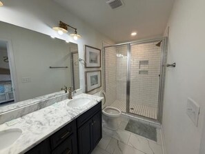 Shower - NEW! Sea Pearl 7-Bedroom Home with Pool - Pets Allowed (Surfside Beach)