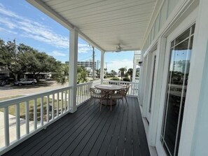 Outdoor dining - NEW! Sea Pearl 7-Bedroom Home with Pool - Pets Allowed (Surfside Beach)