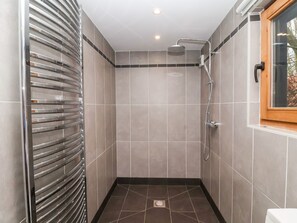 Shower - Owl Cottage (Woodbridge)