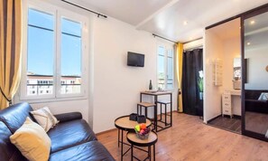 Living area - Air-conditioned Studio Heart of Cannes (Cannes)