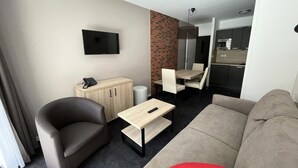 Unclassified image, 3 of 3, button - Apartment Near Slopes With Pool Views (Eaux-Bonnes)