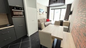 Unclassified image, 2 of 3, button - Apartment Near Slopes With Pool Views (Eaux-Bonnes)