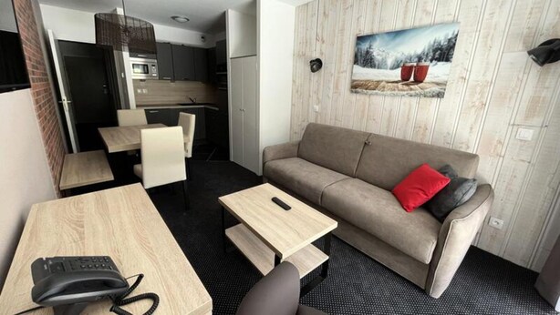 Unclassified image, 1 of 3, button - Apartment Near Slopes With Pool Views (Eaux-Bonnes)