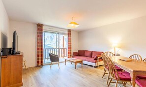 Living area - Peyragudes Apartment for 6 People With Swimming Pool (Germ)