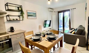 Interior - Apartment Near Bonnegrace Beach & Port (Six-Fours-les-Plages)
