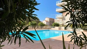 泳池