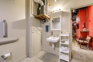 Apartment | Bathroom - Cozy Single at The Strand (Waynesville)