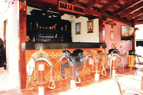 Bar (en la propiedad)