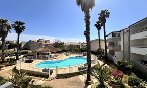 Outdoor pool - Apartments for 4 People (Le Grau-Du-Roi)