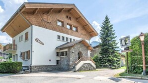 Unclassified image, 2 of 3, button - Studio for 3 People (Megeve)