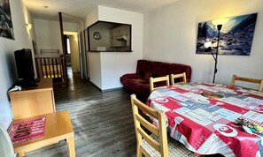 Dining - 2-room Apartment for 6 People - Comfort (Bagnères-de-Bigorre)