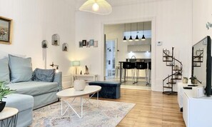 Living area - Apartments for 6 People (Grenoble)