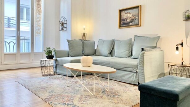 Living area - Apartments for 6 People (Grenoble)