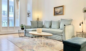 Living area - Apartments for 6 People (Grenoble)