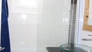 Bathroom - Apartment in Les Bergers Near Ski Lifts (Huez)