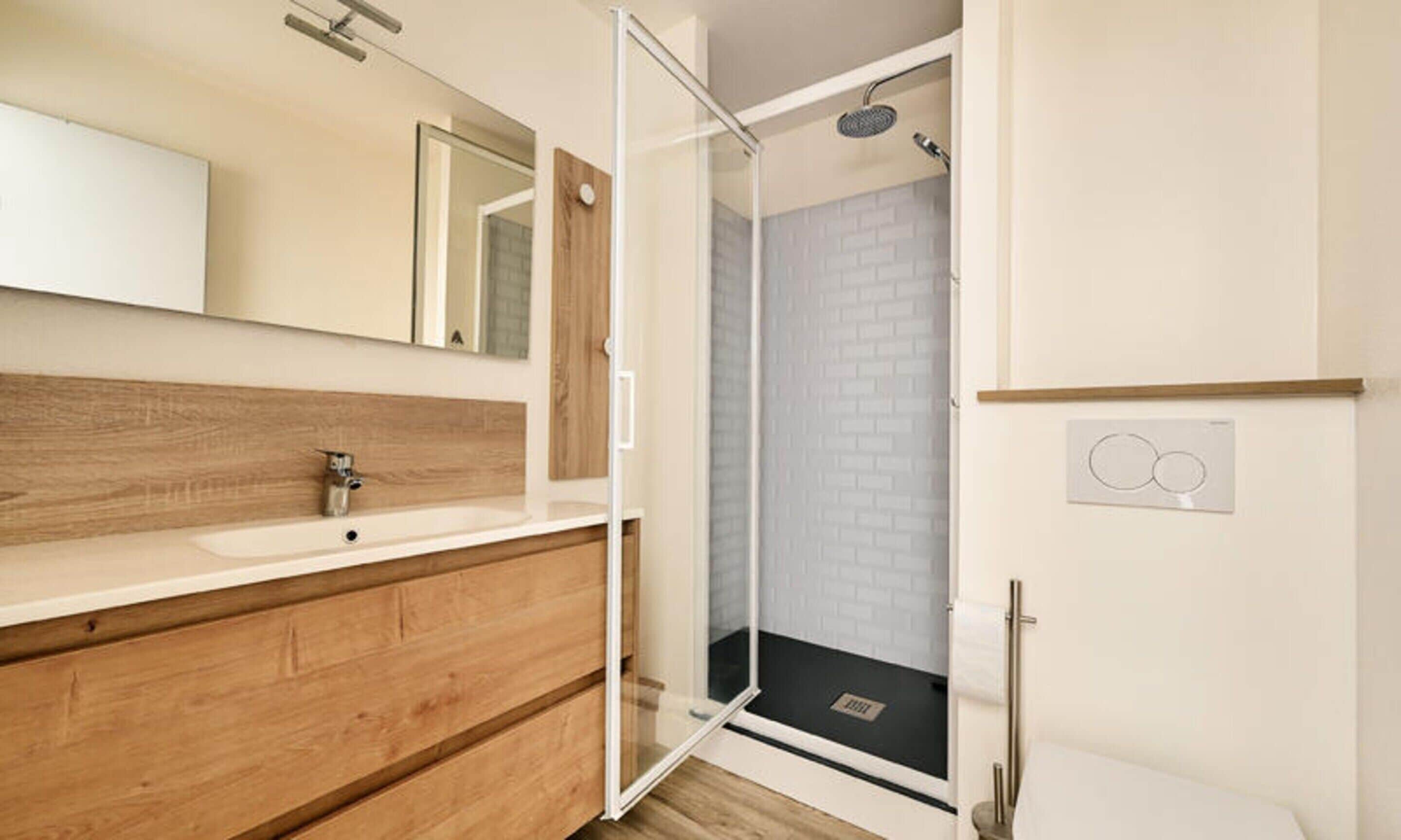 Apartment | Bathroom | Towels