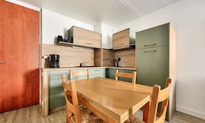 Apartment | Private kitchen - Prestige Studio for 4 People (Bagnères-de-Bigorre)