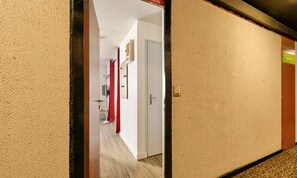 Apartment | Interior - Prestige Studio for 4 People (Bagnères-de-Bigorre)