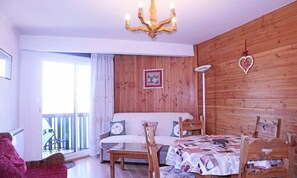 Living area - Large Studio for 4 People (Les Orres)