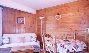 Interior - Large Studio for 4 People (Les Orres)