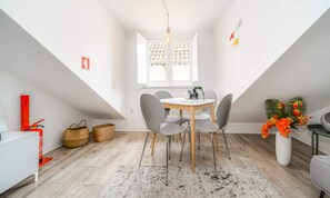 Dining - Apartment in Alfama Near Rio Tejo (Lisbon)