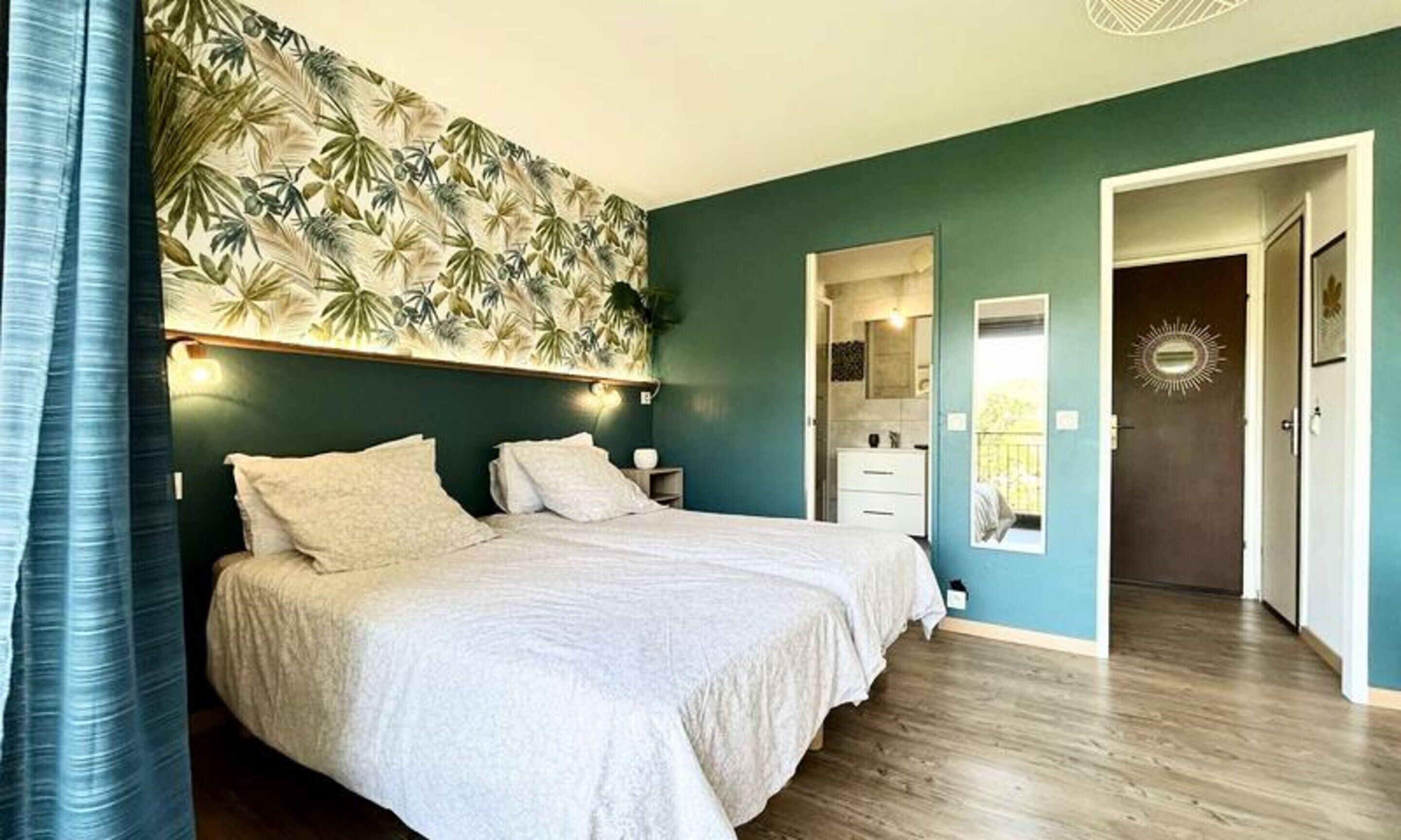 Dilengkapkan perabot secara berasingan 