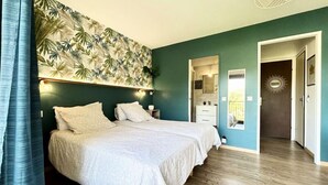 Individually furnished - Apartment in Greoux Near Thermal Baths (Gréoux-les-Bains)