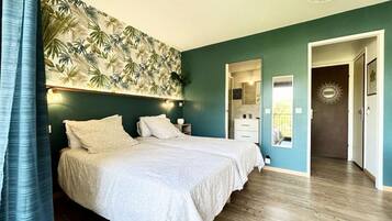 Dilengkapkan perabot secara berasingan