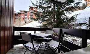 Outdoor dining - Apartment in Plagne 1800 Near Ski Lifts (La Plagne-Tarentaise)