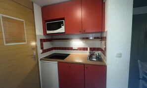 Private kitchen - Apartment in Plagne 1800 Near Ski Lifts (La Plagne-Tarentaise)