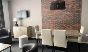Dining - Apartment Near Slopes With Pool Access (Eaux-Bonnes)