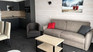 Unclassified image, 2 of 3, button - Apartment Near Slopes With Pool Access (Eaux-Bonnes)