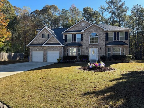 Special Introductory Price: 4-Bedroom Home. Safe, Great location & Amenities,