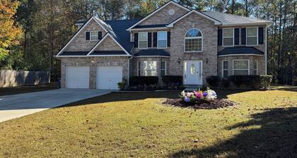 Special Introductory Price: 4-Bedroom Home. Safe, Great location & Amenities,