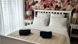 Room - Apartment in Aix-les-bains Near Lake Bourget (Aix-les-Bains)