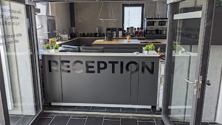 Saguão. Business-motel mit Xl-parking