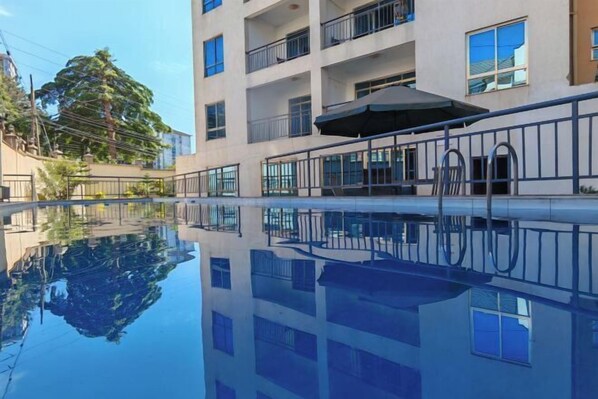 Outdoor pool - Arcadia Hotel (Nairobi)