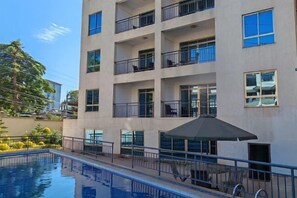 Outdoor pool - Arcadia Hotel (Nairobi)