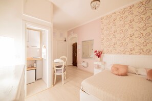 1 bedroom, iron/ironing board, WiFi, bed sheets - Apartment 'La Stanza del Poeta' with Wi-Fi (Arezzo)