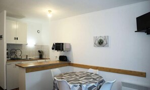 Dining - Studio Apartment Equipped for 4 People With a View of the Slopes (Les Orres)