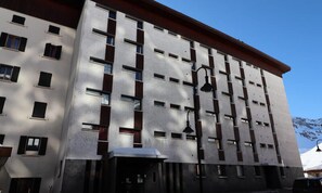 Exterior - Bright Apartment Close to the Slopes Balcony View (Tignes)