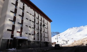 Exterior - Bright Apartment Close to the Slopes Balcony View (Tignes)