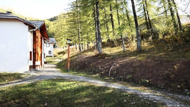 Property grounds - Chalet in Les Orres With Ski-in Access (Les Orres)