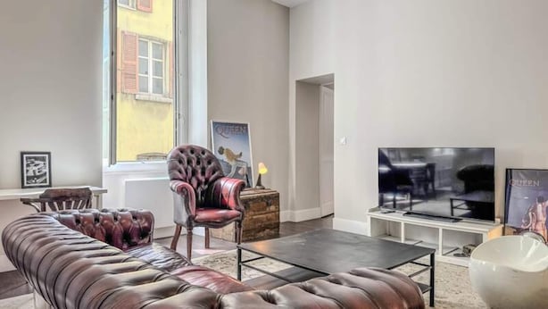 Living area - Apartments for 6 People (Grenoble)