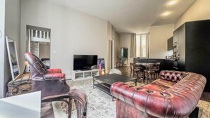 Living area - Apartments for 6 People (Grenoble)