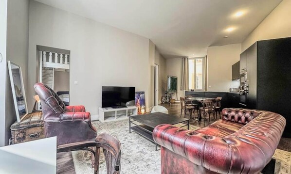 Living area - Apartments for 6 People (Grenoble)