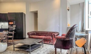 Living area - Apartments for 6 People (Grenoble)